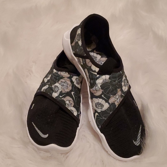 Nike Women's Free Rn Flyknit 3.0 Flr Running - NWT - Picture 1 of 3